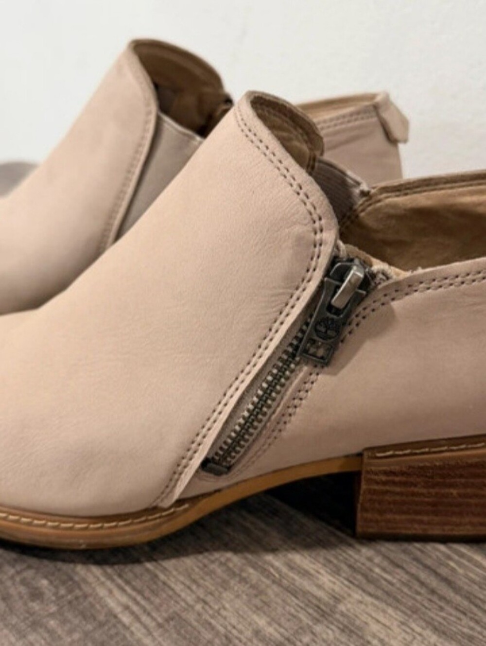Timberland Leather Women's Beige Ankle Booties with Side Zip